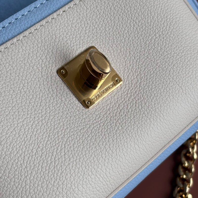 ::LOUIS VUITTON:: LV M59984 Lockme Tender寶寶藍白拼色手提斜背兩用包 掀蓋鏈帶包-20