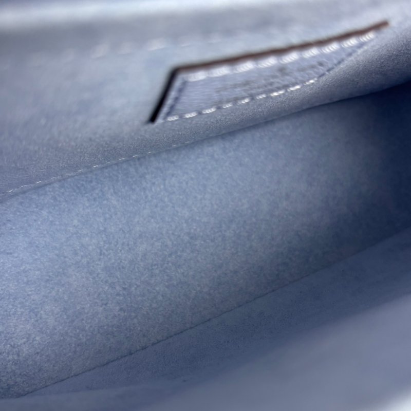 ::LOUIS VUITTON:: LV M59984 Lockme Tender寶寶藍白拼色手提斜背兩用包 掀蓋鏈帶包-29