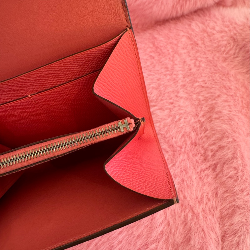 Hermes粉色銀H康康短夾-21