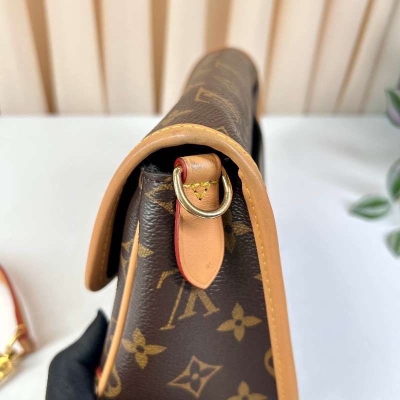 LV 路易威登經典老花法棍  芯片款，顯氣質實用又耐看，火爆王，兩條肩帶隨意切換-17