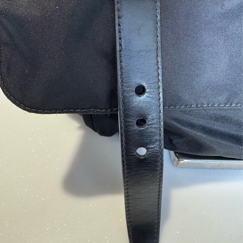 Prada經典降落傘斜背書包-5