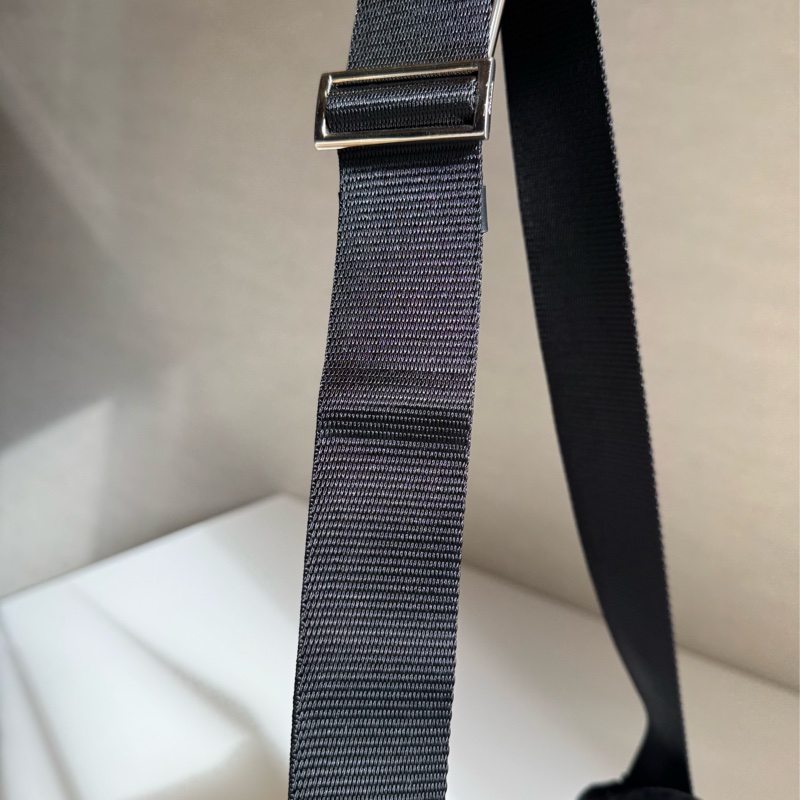 Prada經典降落傘斜背書包-13