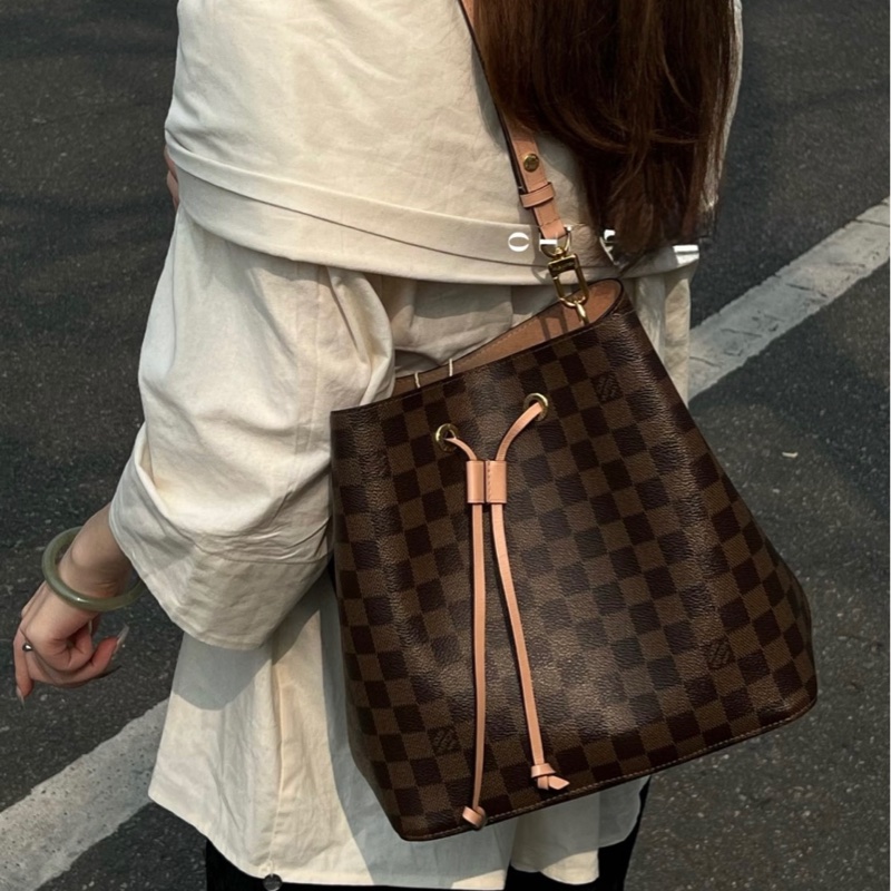 Lv 棋盤格水桶包 已絕版有購證全配-0