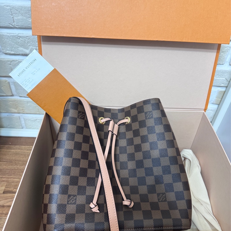 Lv 棋盤格水桶包 已絕版有購證全配-4