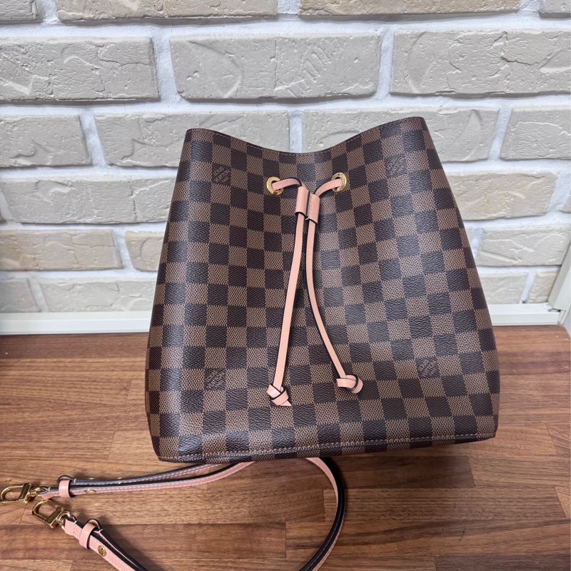 Lv 棋盤格水桶包 已絕版有購證全配-6