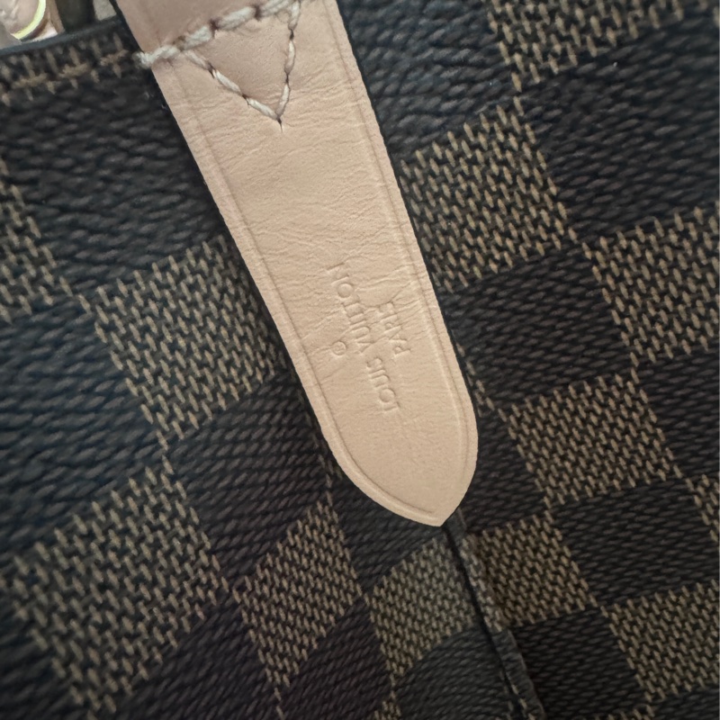 Lv 棋盤格水桶包 已絕版有購證全配-10