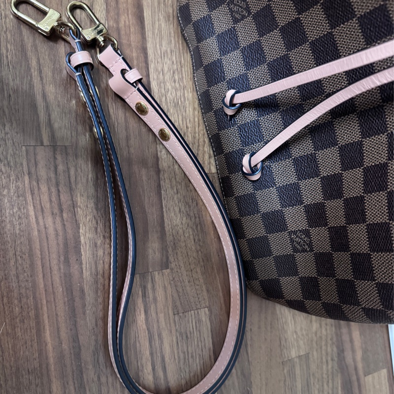 Lv 棋盤格水桶包 已絕版有購證全配-17