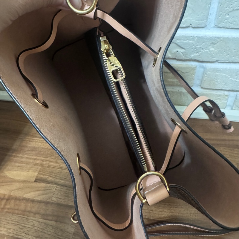 Lv 棋盤格水桶包 已絕版有購證全配-18