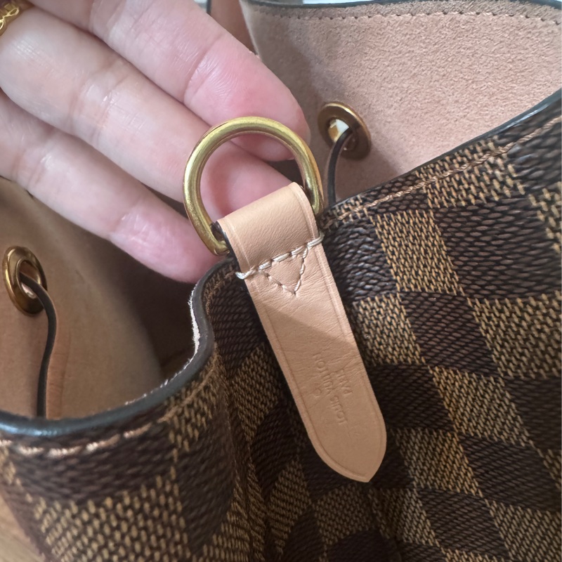 Lv 棋盤格水桶包 已絕版有購證全配-19