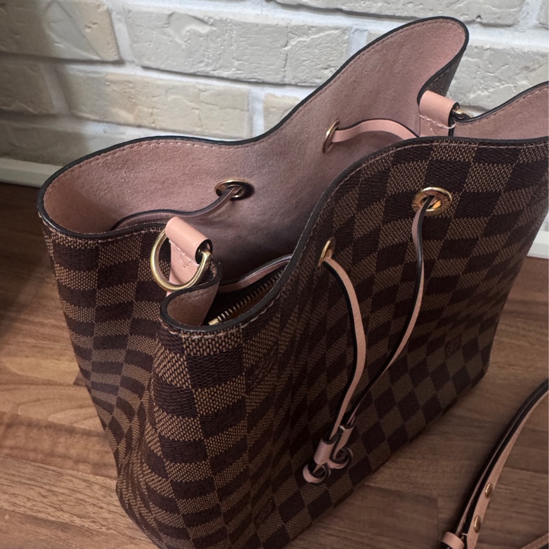 Lv 棋盤格水桶包 已絕版有購證全配-24