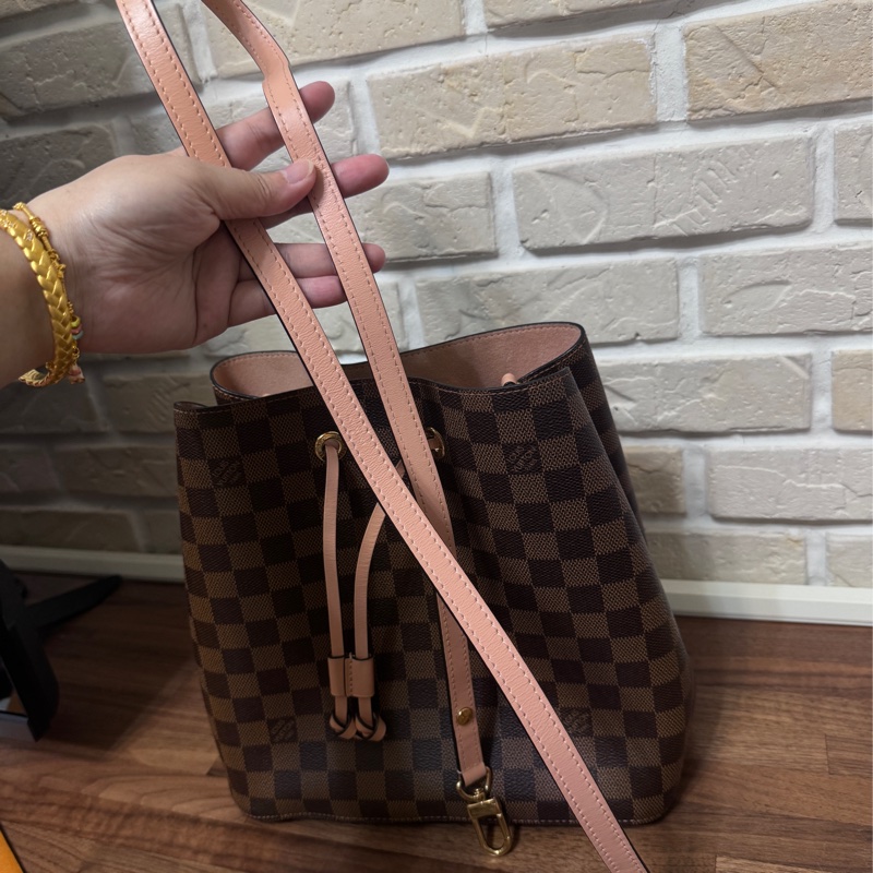 Lv 棋盤格水桶包 已絕版有購證全配-27