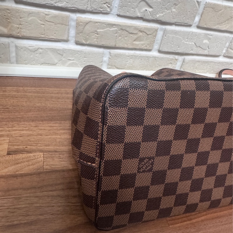 Lv 棋盤格水桶包 已絕版有購證全配-29