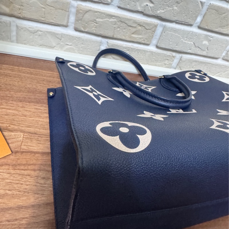 Lv  onthego mm 海軍藍色 台灣購證全配 晶片款-12