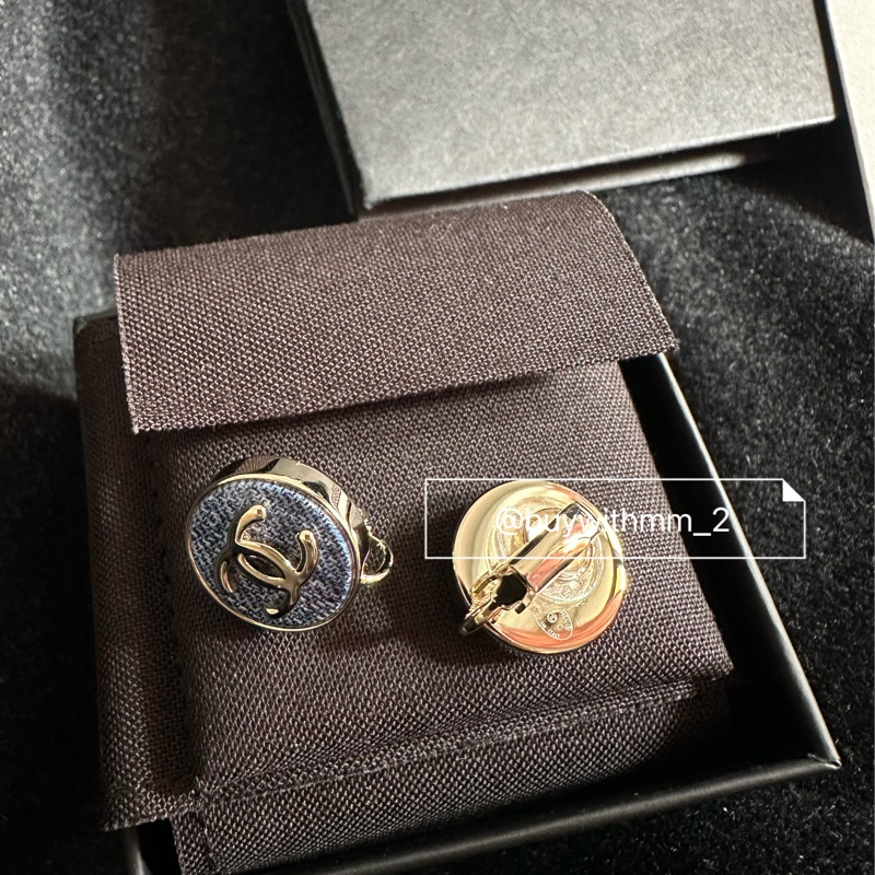 ⭐️賣場有滿額折扣⭐️香奈兒最新 牛仔鈕扣耳夾-4