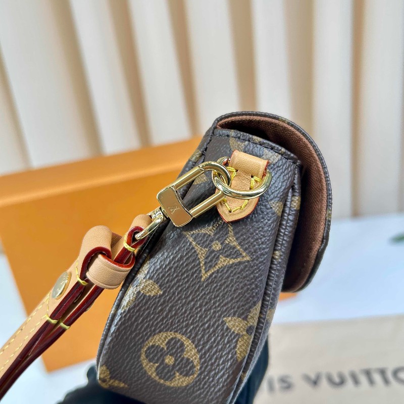 LV  LV/路易威登 ivy老花鏈條腋下包單肩斜挎手提包   經典老花配棕色皮革 金色五金配件-19