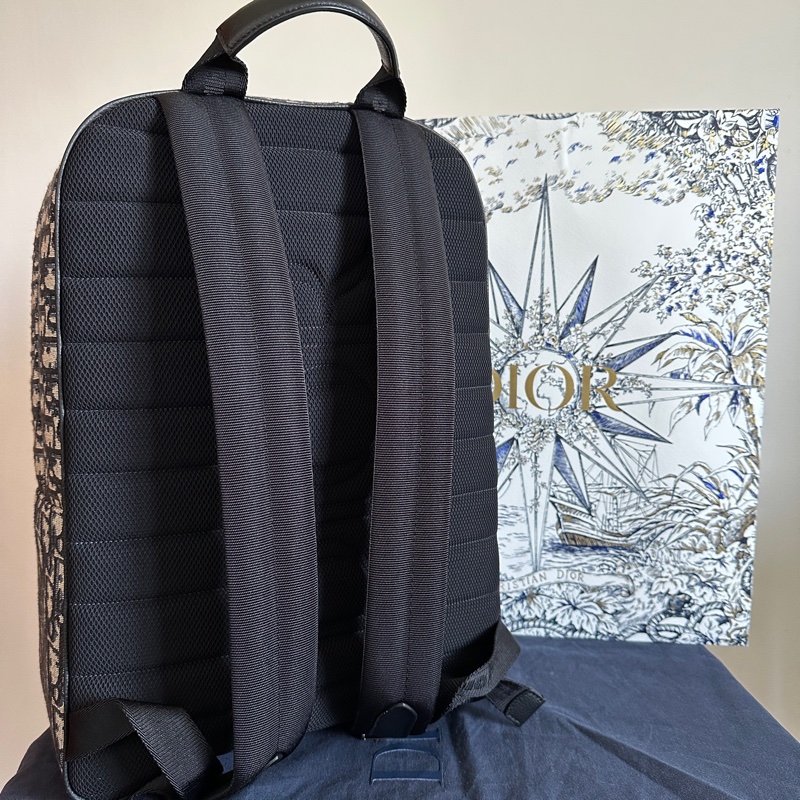 【全新現貨】Dior Rider 經典老花後背包｜立體方正廓形、15吋筆電OK！-2