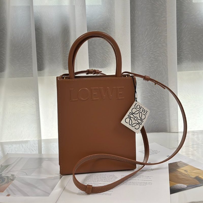 LOEWE Standard A5小牛皮斜背包-0