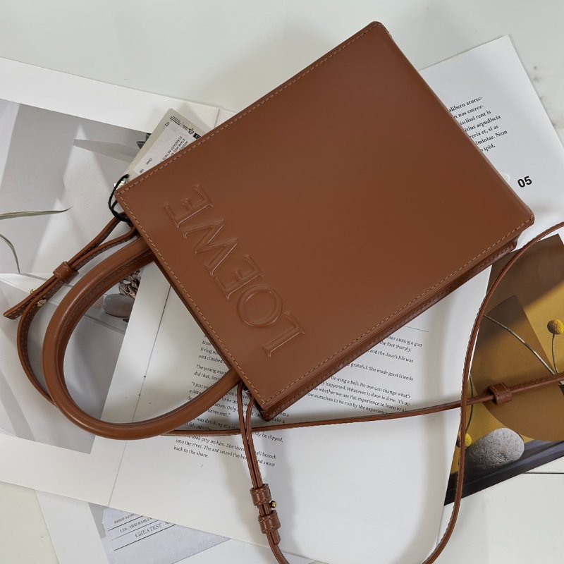 LOEWE Standard A5小牛皮斜背包-7