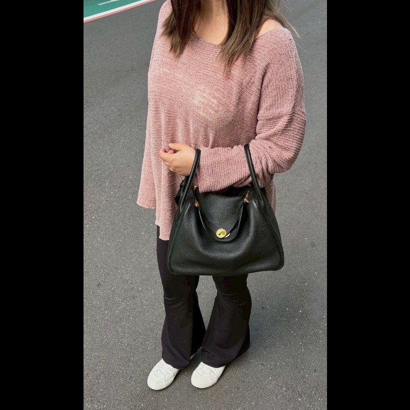 Hermes 金釦黑皮肩側包 Lindy 30-3