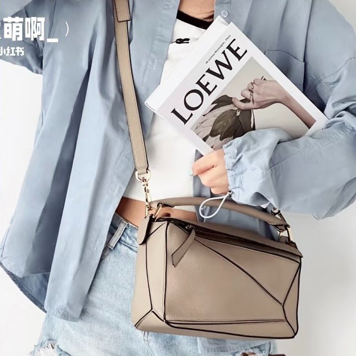 LOEWE Puzzle小牛皮手袋 - 小號米色-1