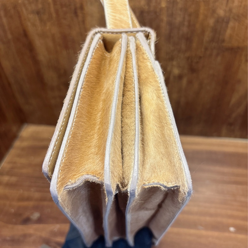 Prada 牛毛斜挎包-3