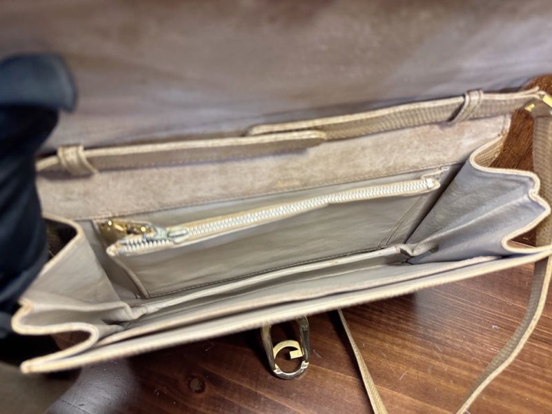 金色G字扣手提包-5