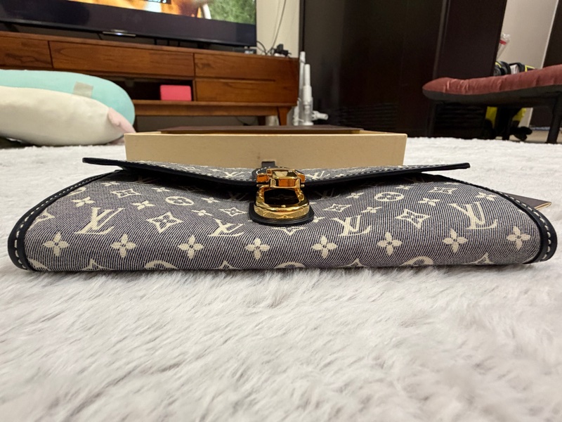 LV 女用長夾-4