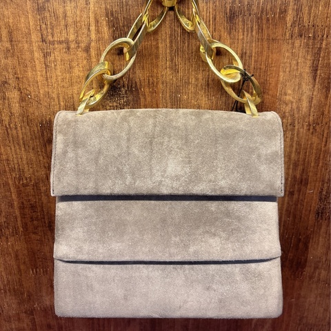 金色鏈條麂皮手提包