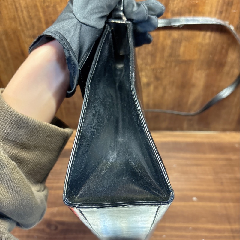 Salvatore Ferragamo 黑色斜挎包-4