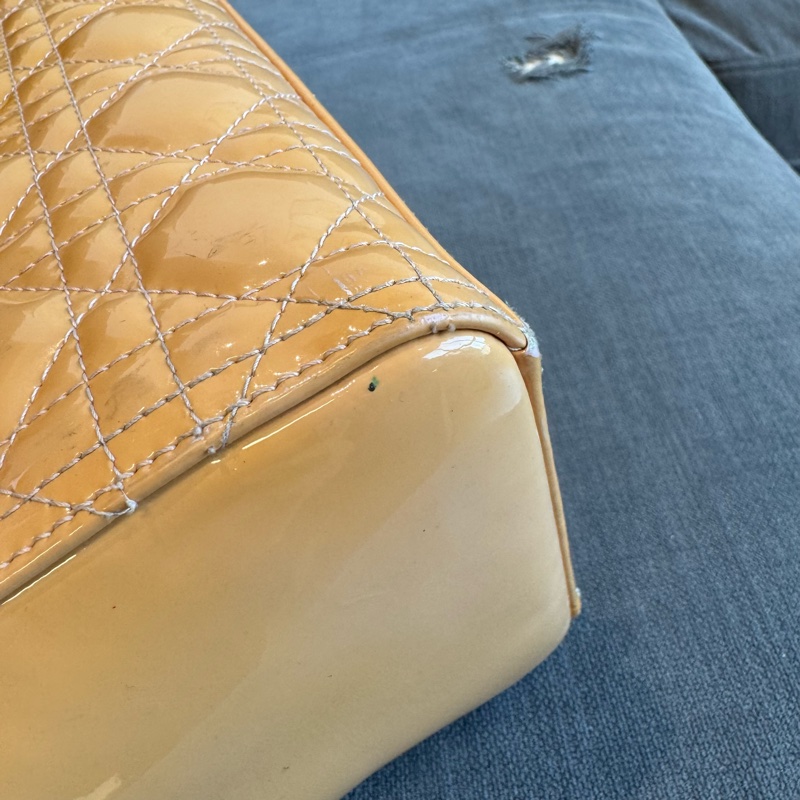 Dior 迪奧 Lady Dior 戴妃手提包 奶茶色 漆皮 大號 女款 托特包-10