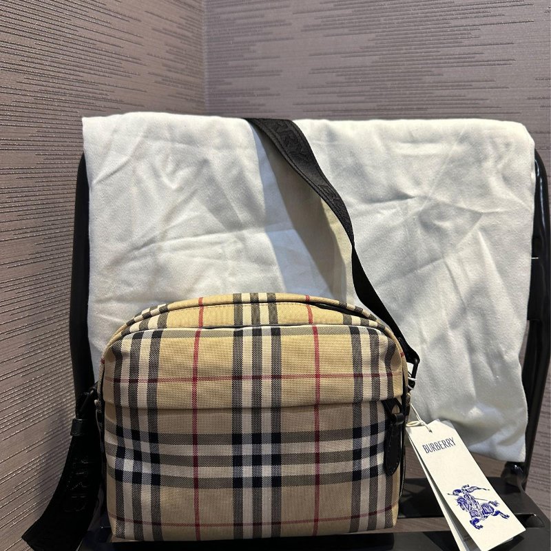 💎Han's house精品服飾💎BURBERRY Paddy 格紋 相機包 原價36900-0