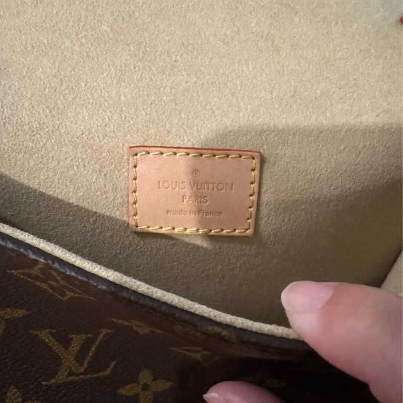 M46740 saumur bb LV雙子星斜背包-6