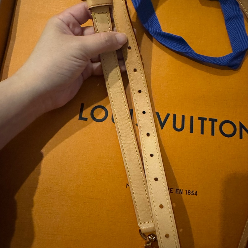 M46740 saumur bb LV雙子星斜背包-8