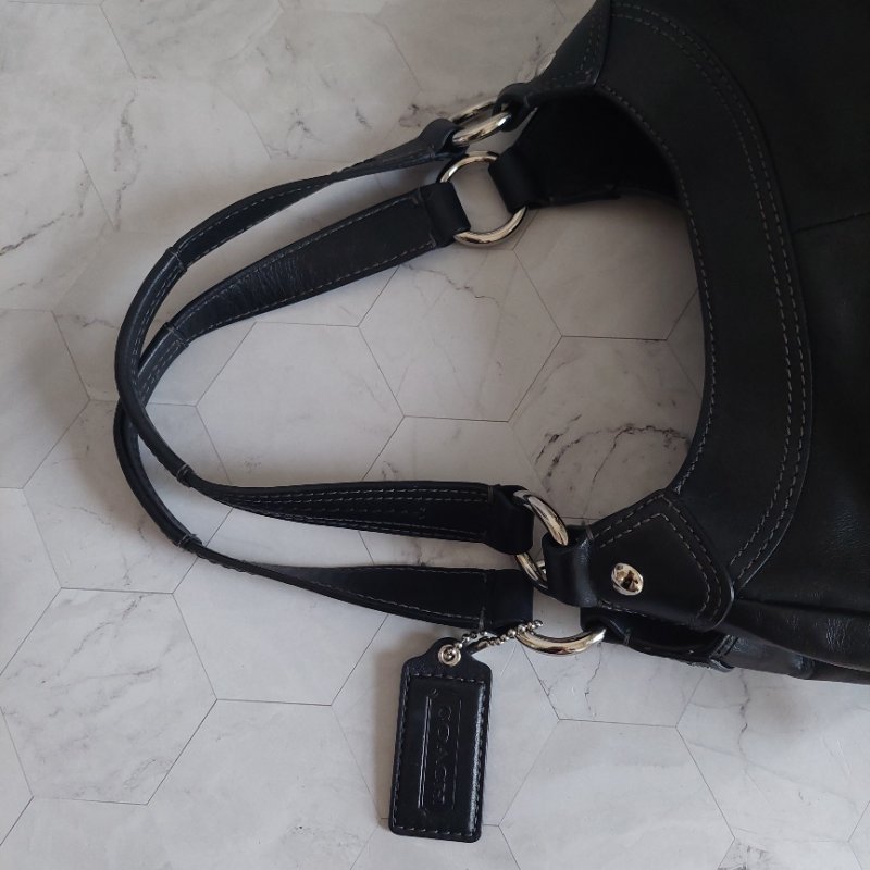 Coach 黑色牛皮肩背側背包-62