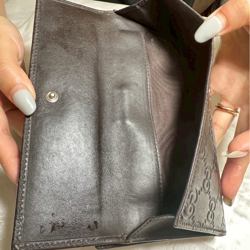 GUCCI 黑色 GG 壓紋長夾（真皮、翻蓋扣式、銀色金屬牌）-6