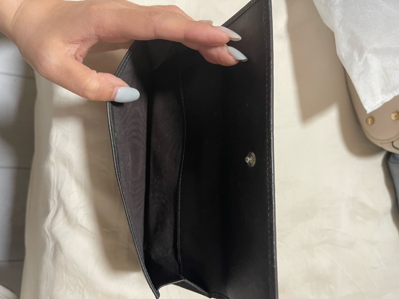 GUCCI 黑色 GG 壓紋長夾（真皮、翻蓋扣式、銀色金屬牌）-12