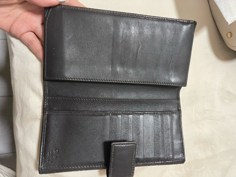 GUCCI 黑色 GG 壓紋長夾（真皮、翻蓋扣式、銀色金屬牌）-13