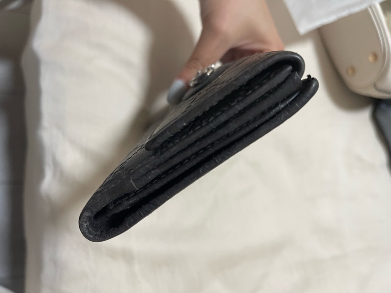 GUCCI 黑色 GG 壓紋長夾（真皮、翻蓋扣式、銀色金屬牌）-18