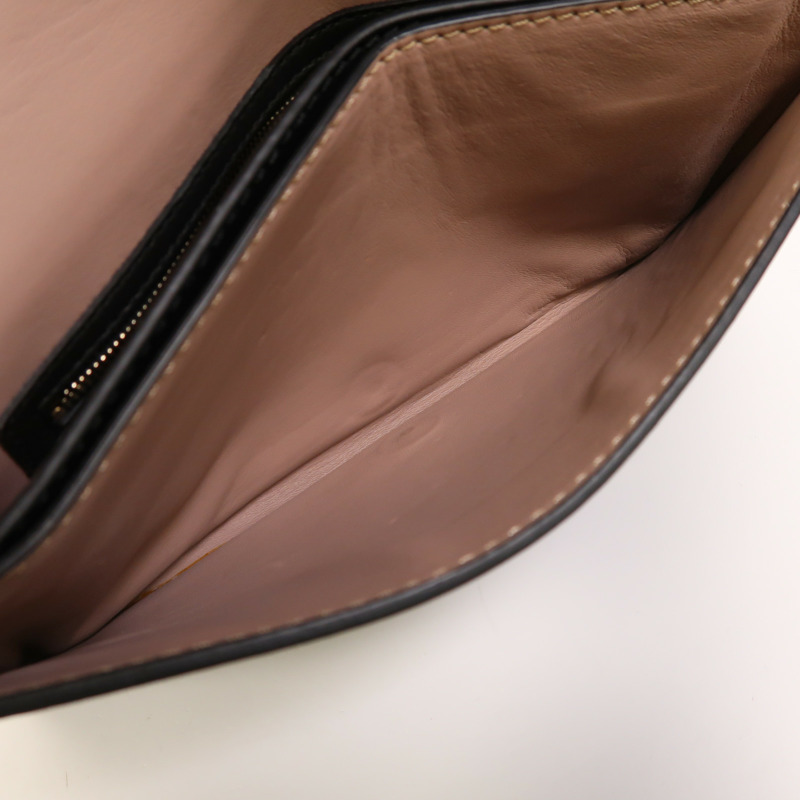 Valentino 牛皮皮革Garavani Rockstud Clutch金扣手拿包-5