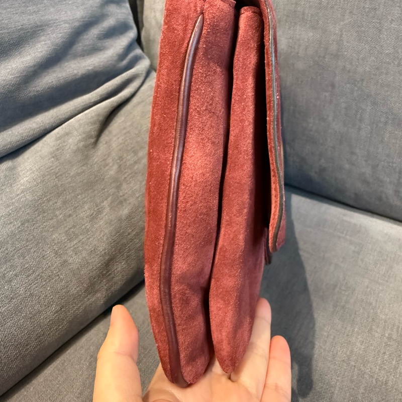 Gucci麂皮雙G斜挎包-4