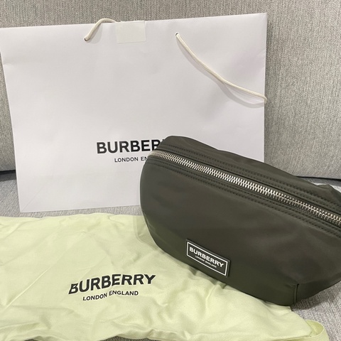 Burberry 胸口包/斜揹包
