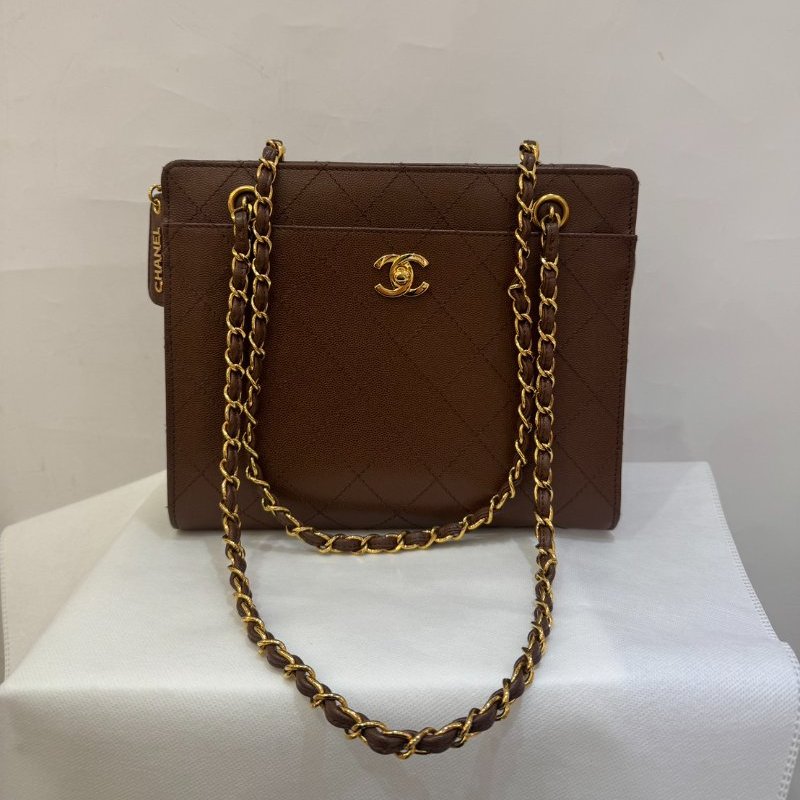 CHANEL 深棕色金鍊肩背-0