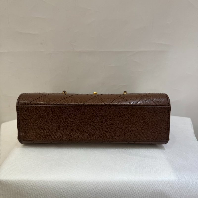 CHANEL 深棕色金鍊肩背-4