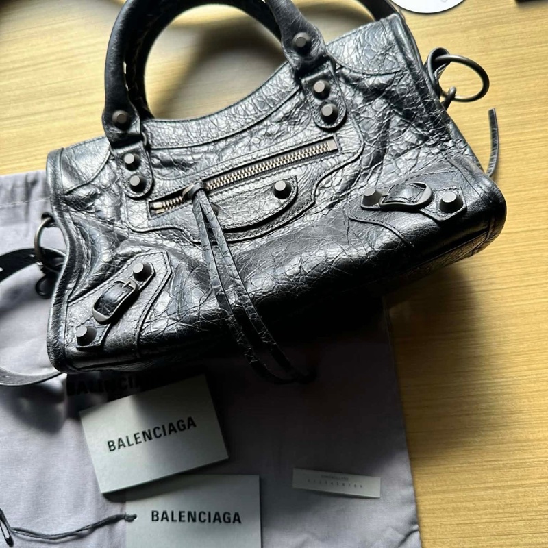 BALENCIAGA WOMEN'S LE CITY BAG MINI IN BLACK超過20年熱度不減持續翻紅🖤-3