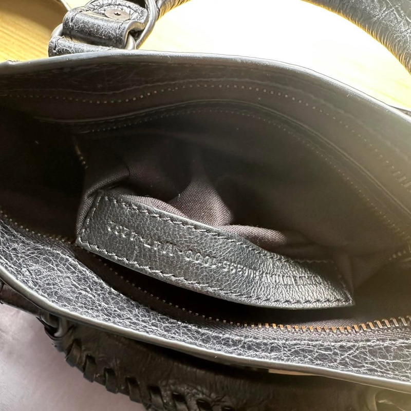 BALENCIAGA WOMEN'S LE CITY BAG MINI IN BLACK超過20年熱度不減持續翻紅🖤-4
