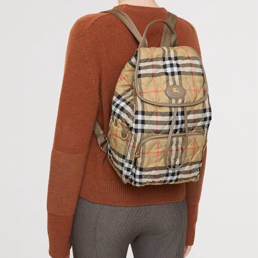 Burberry horseshoe backpack 💕💕原價$13500 *8115396*-2