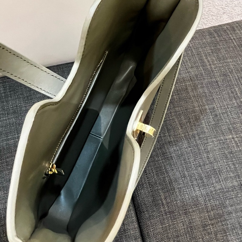 Celine 🆕  120693-1