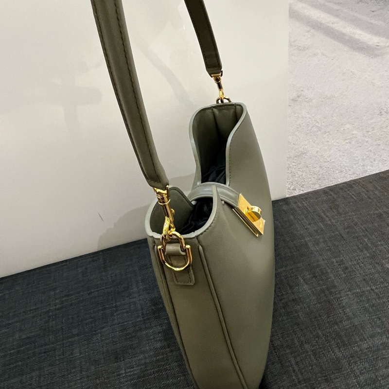 Celine 🆕  120693-4