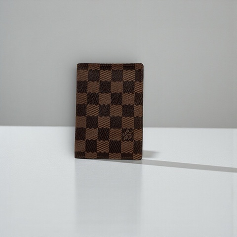 莉亞精品♡LV 棋盤格護照套 二手