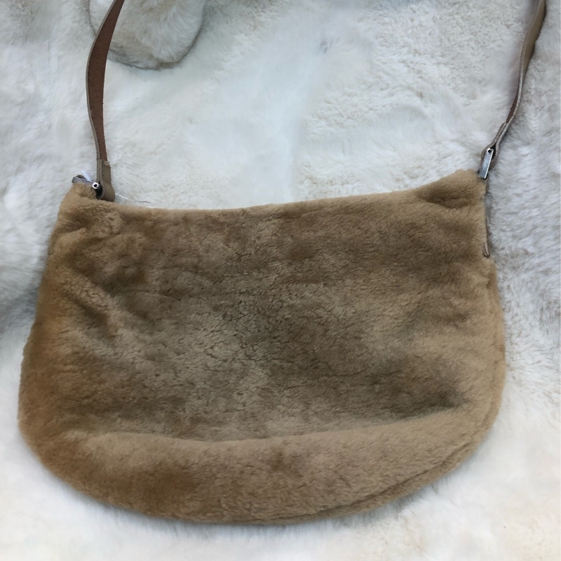 FENDI 卡其色毛毛袋 XC191-2
